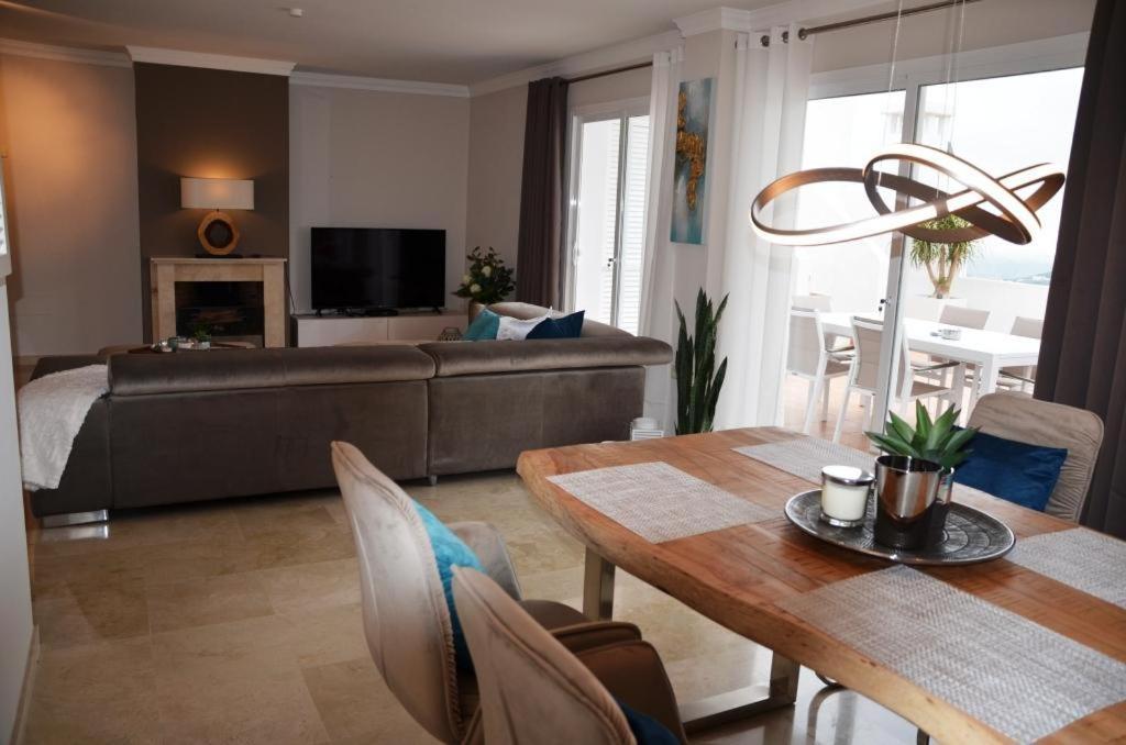 Penthouse Mit Privatem Jacuzzi In Marbella - La Mairena Apartment Ojen Exterior photo